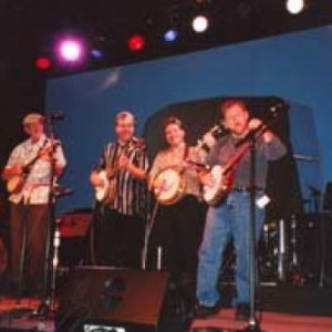 Alan Munde, Missy Raines, Wayne Shrubsall, Tony Trischka, Bill Evans, me, and Steve Smith. Wayne is the one in the hat…